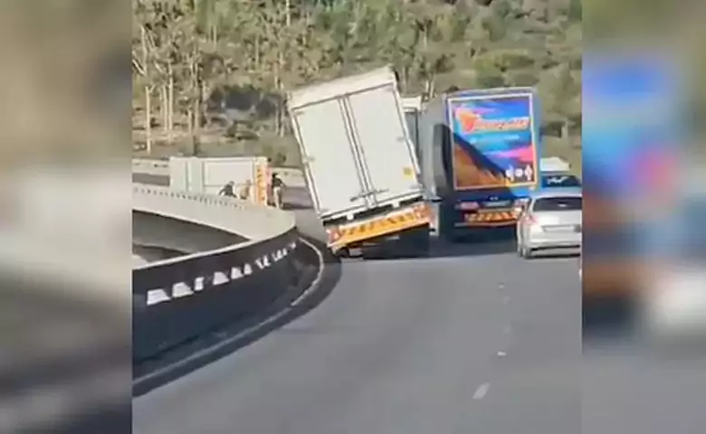 انحراف شاحنة